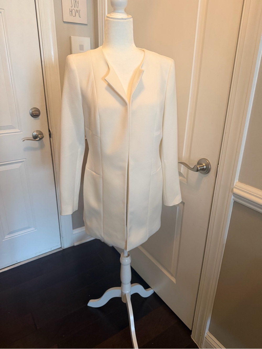 Kasper Cream Longline Tailored Blazer
